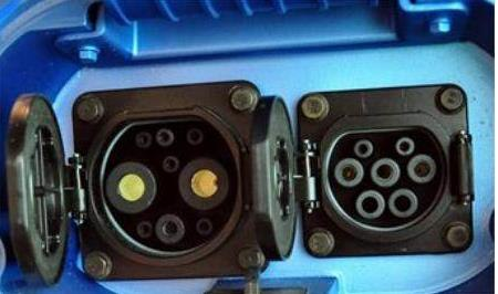 securing-the-connection-the-role-of-micro-switches-in-ev-vehicle-side-charging-port-locks.png